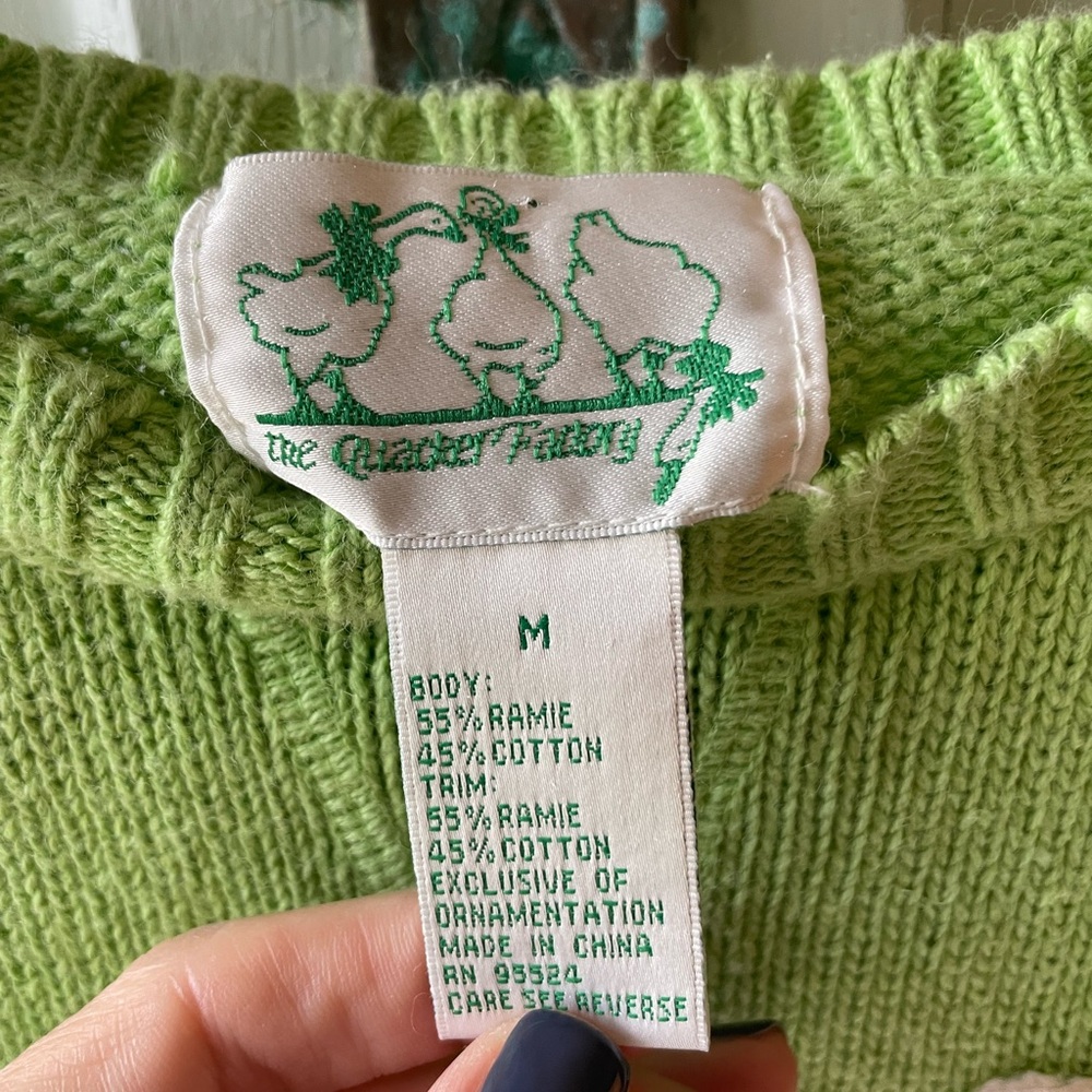 Quacker Factory Green Sweater with Floral and Bee Design Cotton Ramie Sz M - Picture 2 of 8